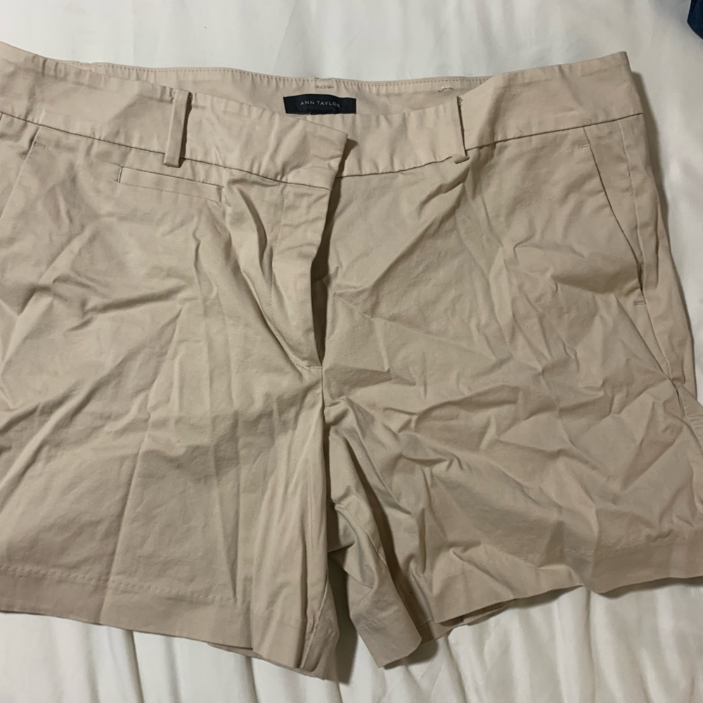 Ann Taylor Loft khaki shorts size 12